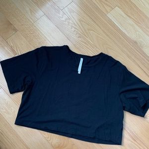 BABATON Crop Black Tee